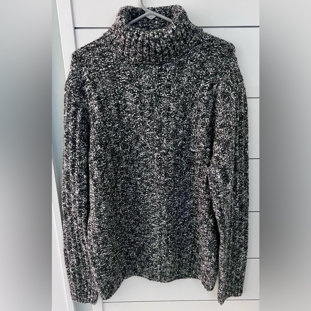 Joseph Abboud Black and White Turtleneck Sweater